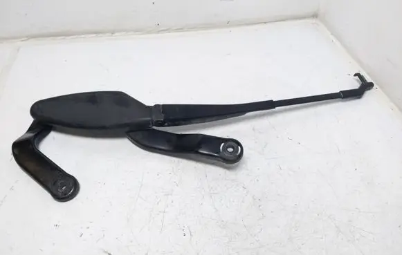 Mercedes-Benz CLS C219 Front wiper blade arm A2118200744