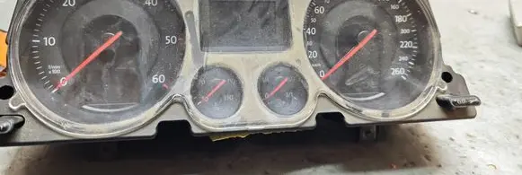 Volkswagen PASSAT B6 Speedometer (instrument cluster) A2C53194181