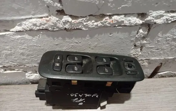 Volvo V70 Electric window control switch 30746074