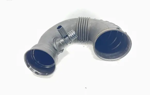 Mercedes-Benz E W211 Turbo air intake inlet pipe/hose A6470940097