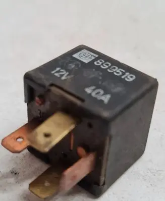 Audi A4 S4 B5 8D Other relay 899519
