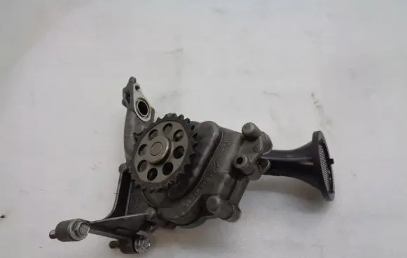 Peugeot 307 Oil pump 9831294580