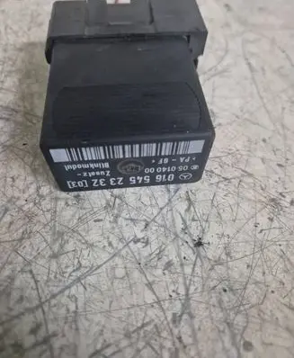 Mercedes-Benz Vito Viano W638 Other relay 0165452332 05014000