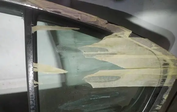 Toyota Avensis T270 Rear vent window glass as2