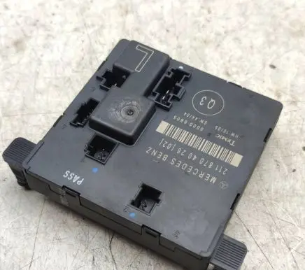 Mercedes-Benz E W211 Door control unit/module A2118704026 9707028 ZN38S303083W