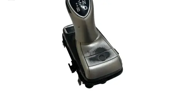 Mitsubishi Outlander Gear shifter/selector 2400A355
