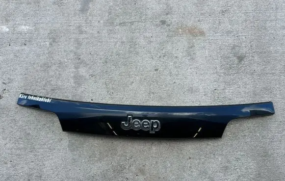 Jeep Grand Cherokee Tailgate trim 