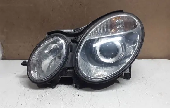 Mercedes-Benz E W211 Headlight/headlamp 15436100 15435900