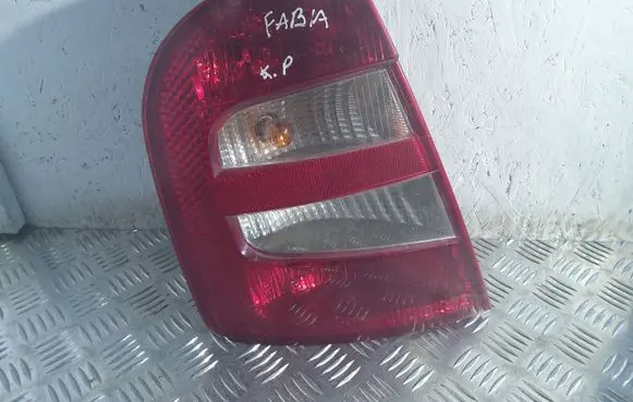 Skoda Fabia Mk1 (6Y) Rear/tail lights