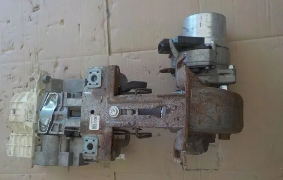 Mazda 3 Steering wheel axle Q003TF0074