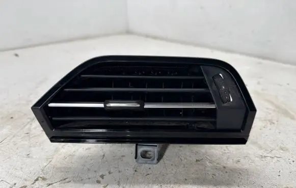 Audi Q3 F3 Dashboard side air vent grill/cover trim 83B820902 540261 AUU1U3AU326