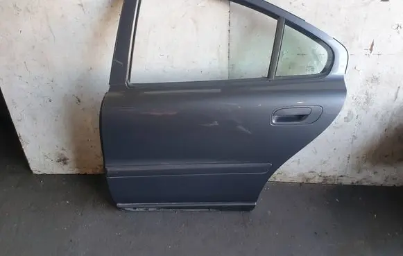 Volvo S60 Rear door 