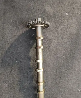 Volkswagen Jetta VI Camshaft 06k022bb