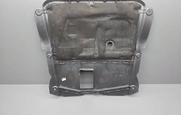 Dacia Sandero II Engine splash shield/under tray 758900184R