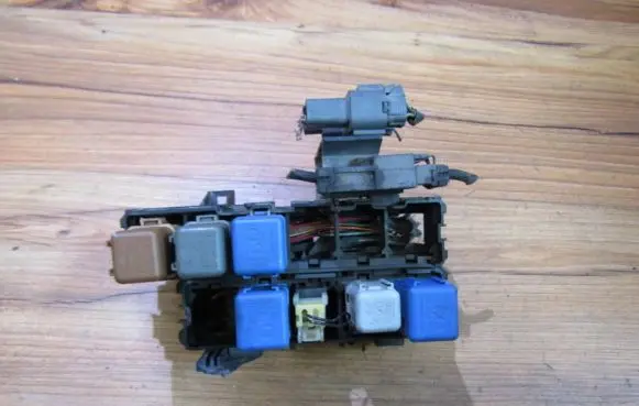 Nissan Primera Fuse box set 25630c9962