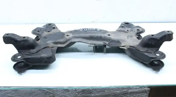 Peugeot 2008 I Front subframe 8891853