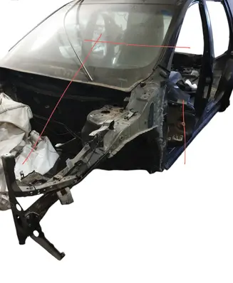 Nissan Pathfinder R52 Front quarter panel 