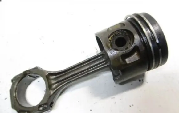 Volkswagen Transporter - Caravelle T4 Piston 81L34