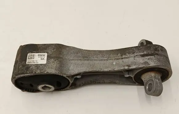 BMW 2 F46 Engine mount bracket 6885786 230519 17276810