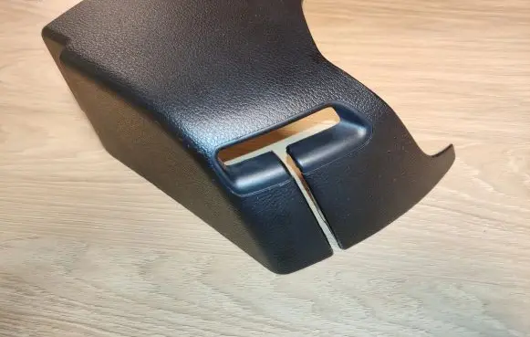 BMW X3 F25 Seat belt trim 9175123 51499175123 51477222211
