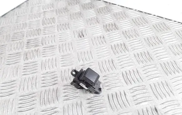 Nissan Qashqai Electric window control switch 25411JD000