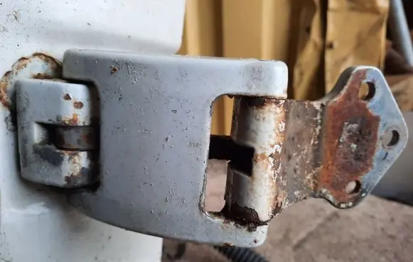 Volkswagen Transporter - Caravelle T5 Loading door lower hinge 7H0827154 7H0827154A