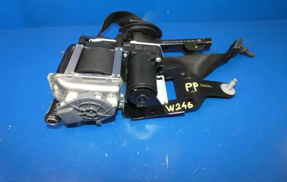Mercedes-Benz B W246 W242 Front seatbelt