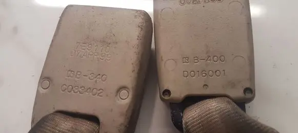 Lexus IS 200-300 Rear seatbelt buckle 7H4370 06APR99
