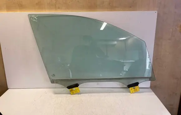 Audi Q7 4M Front door window glass four-door 4M0845022