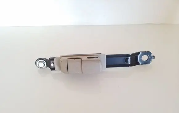 Nissan Note (E11) Seat belt trim 
