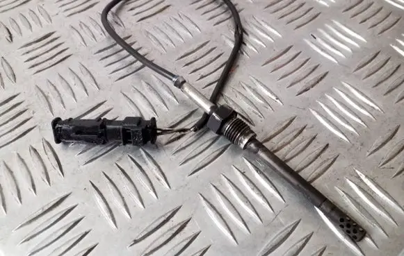 Mercedes-Benz R W251 Exhaust gas temperature sensor A0051531128