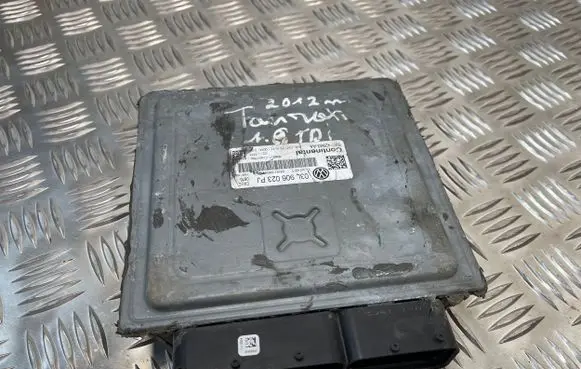 Skoda Octavia Mk2 (1Z) Engine control unit/module 03L906023PJ 03L907425C