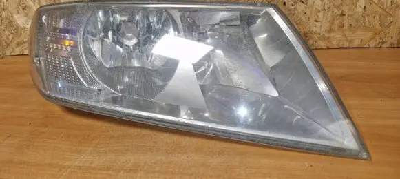 Skoda Octavia Mk1 (1U) Headlight/headlamp E8203577
