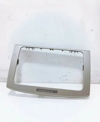 Radio/GPS head unit trim