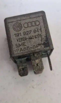 Audi A4 S4 B5 8D Other relay 191927841 V23134A52X196 PA66GF25