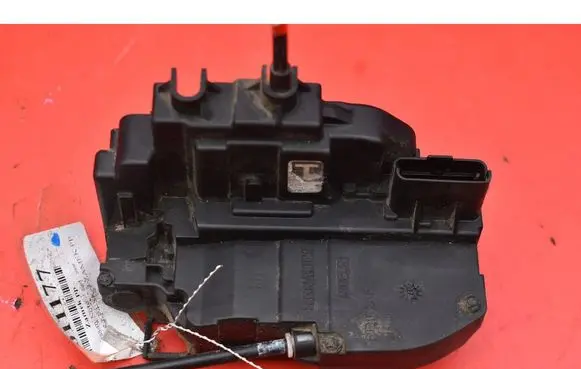 Nissan Note (E11) Front door lock