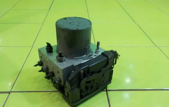 Land Rover Discovery ABS Pump 0265234074