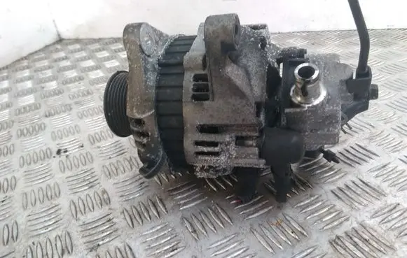 KIA Sorento Generator/alternator 373004A112