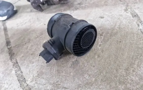 Opel Zafira A Mass air flow meter 24437502 028100