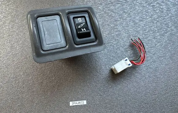 Mitsubishi Pajero Other switches/knobs/shifts MR168581
