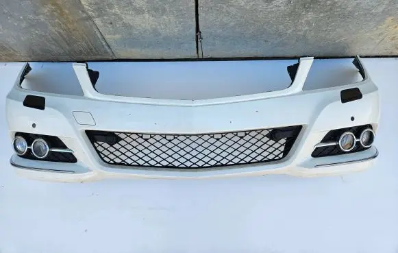 Mercedes-Benz C W204 Front bumper A2048805547