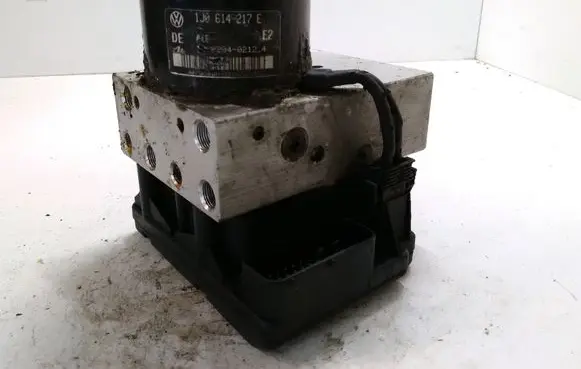 Seat Ibiza III (6L) ABS Pump 1J0614217E 1J0907379Q