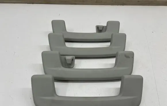 Audi Q8 e-tron A set of handles for the ceiling 