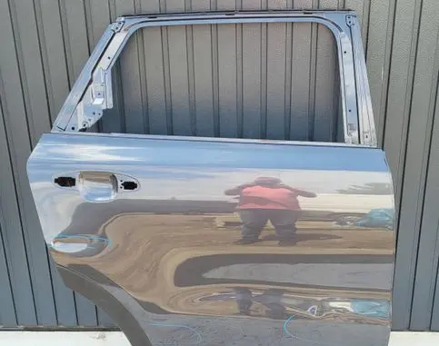 KIA Sorento IV Rear door