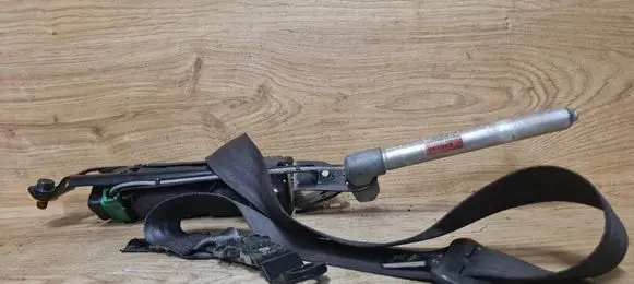 Volvo V70 Front seatbelt 8665872