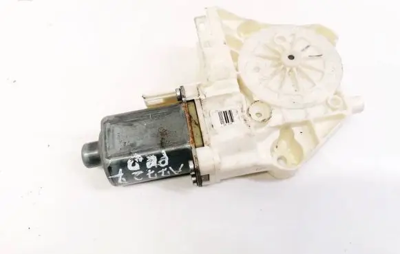 Ford Focus Front door window regulator motor 4M5T14553 4M5T-14553