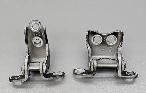 Honda CR-V Front door hinge set 