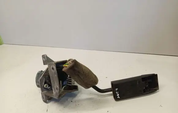 Audi A6 S6 C4 4A Accelerator throttle pedal 4A1721507 4A1721653B