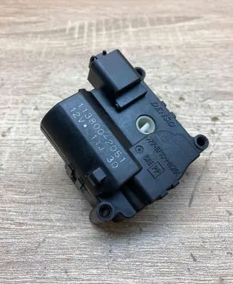 Toyota Avensis T250 Air flap motor/actuator 1138002051 11J