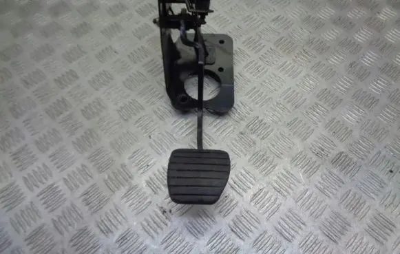 Renault Espace IV Pedal assembly 8200147548